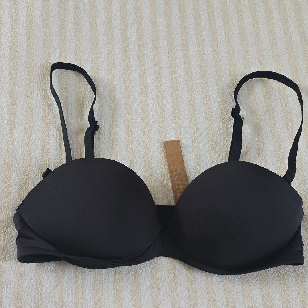 SKIMS Ultimate Push Up Strapless Bra Size:32B Onyx